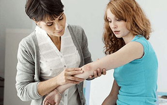 Mediku batek egindako azterketa